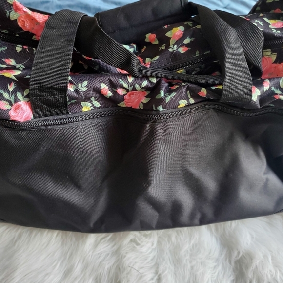 Lish Women's Floral Gym Duffel Bag - Picture 11 of 16